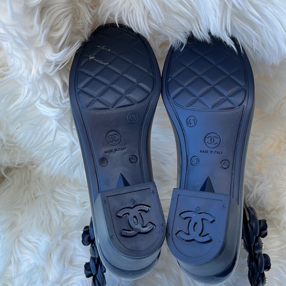 Authentic NWOB Chanel Navy Blue Rubber Camellia Flower Rain Boots - Picture 8 of 16